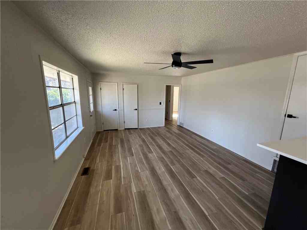 2 Lancaster Dr - Photo 4 of 9