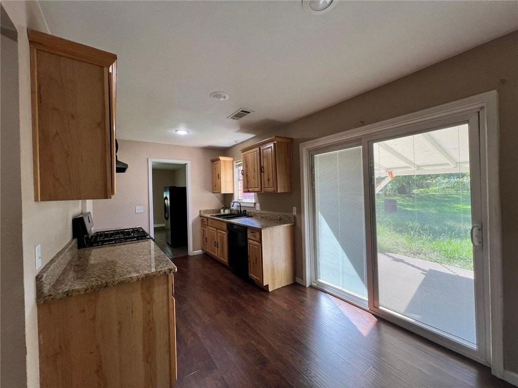 1502 White Rd - Photo 2 of 19