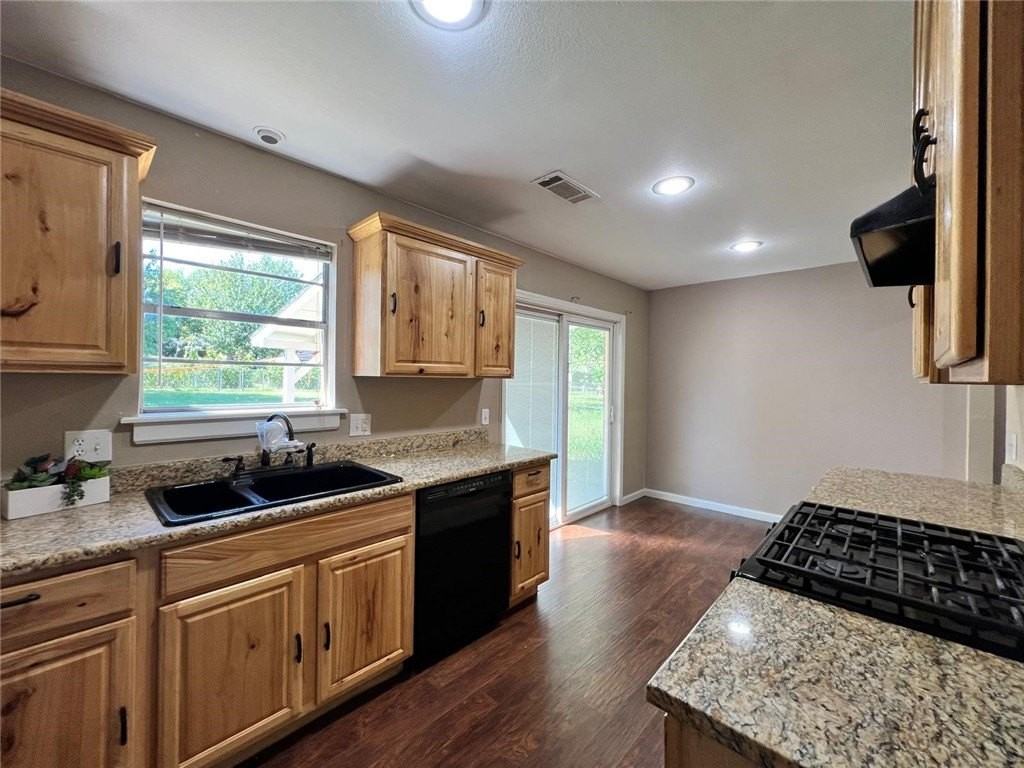 1502 White Rd - Photo 4 of 19