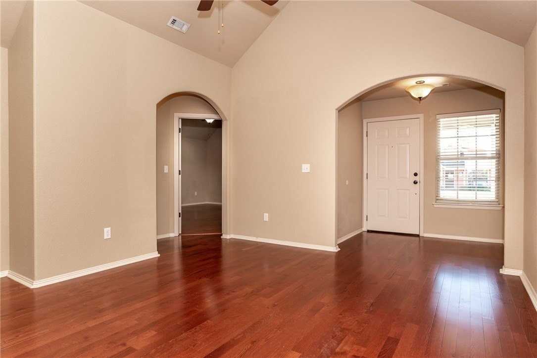 3908 Sw Ridgepointe Ave - Photo 3 of 15