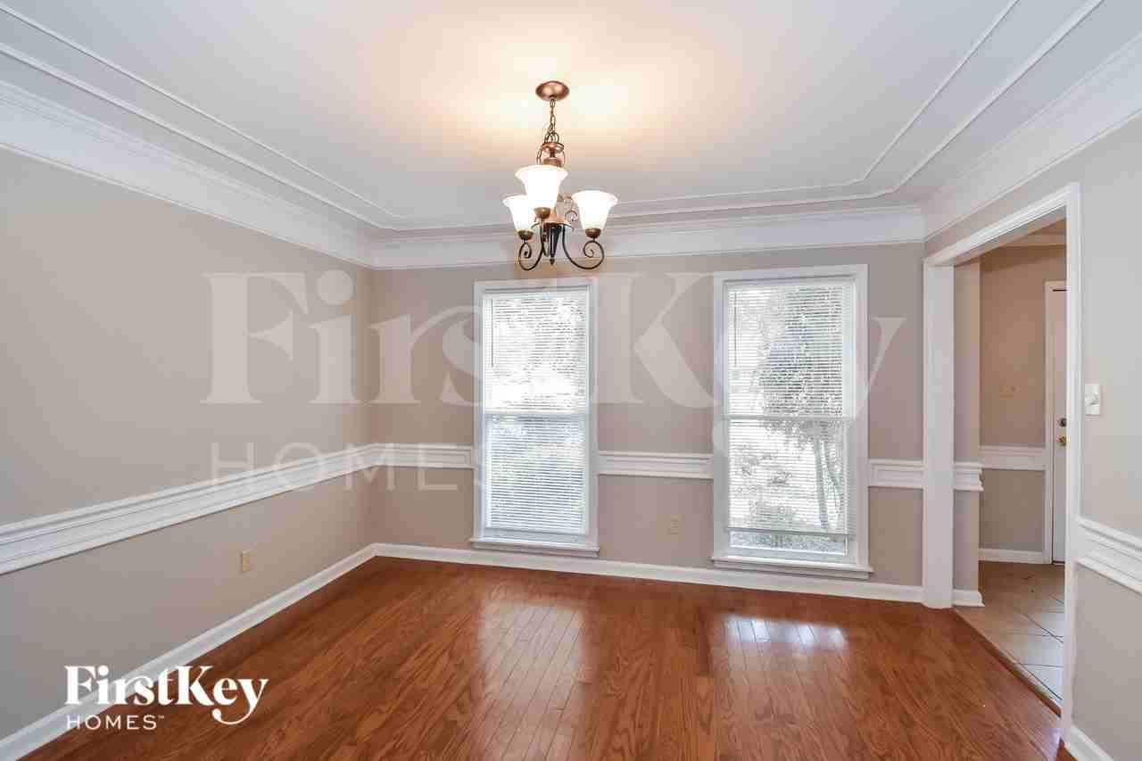 1465 Fox Trace Dr - Photo 4 of 16