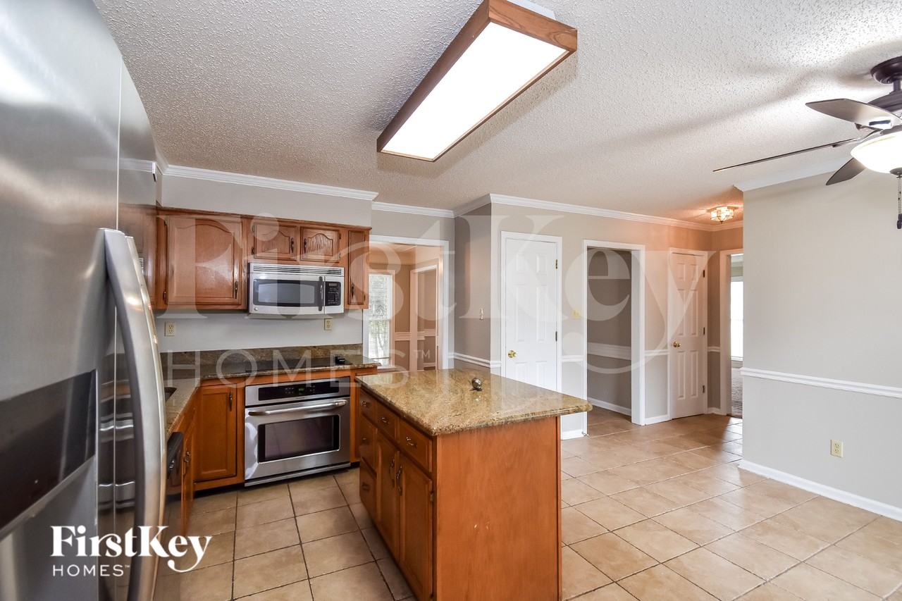 1465 Fox Trace Dr - Photo 6 of 16