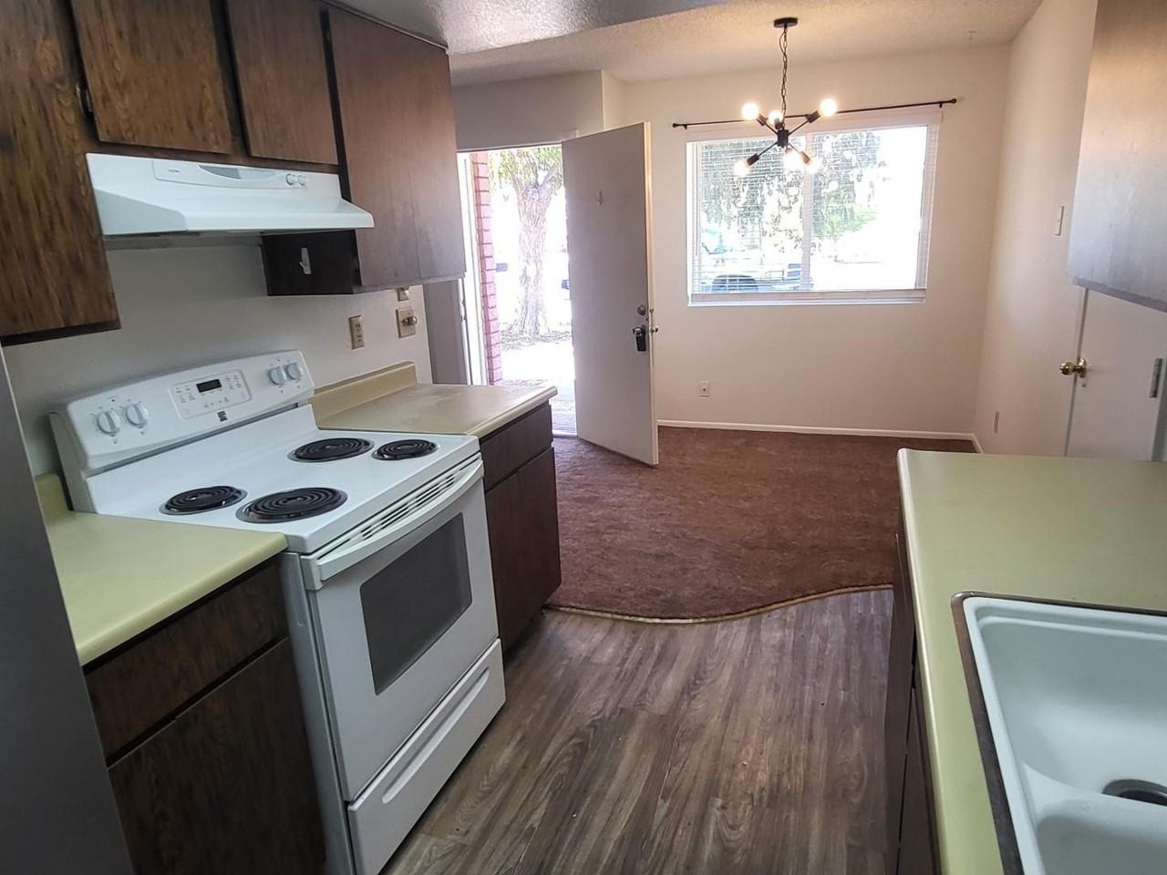 9609 W Cinnabar Ave #B - Photo 4 of 17