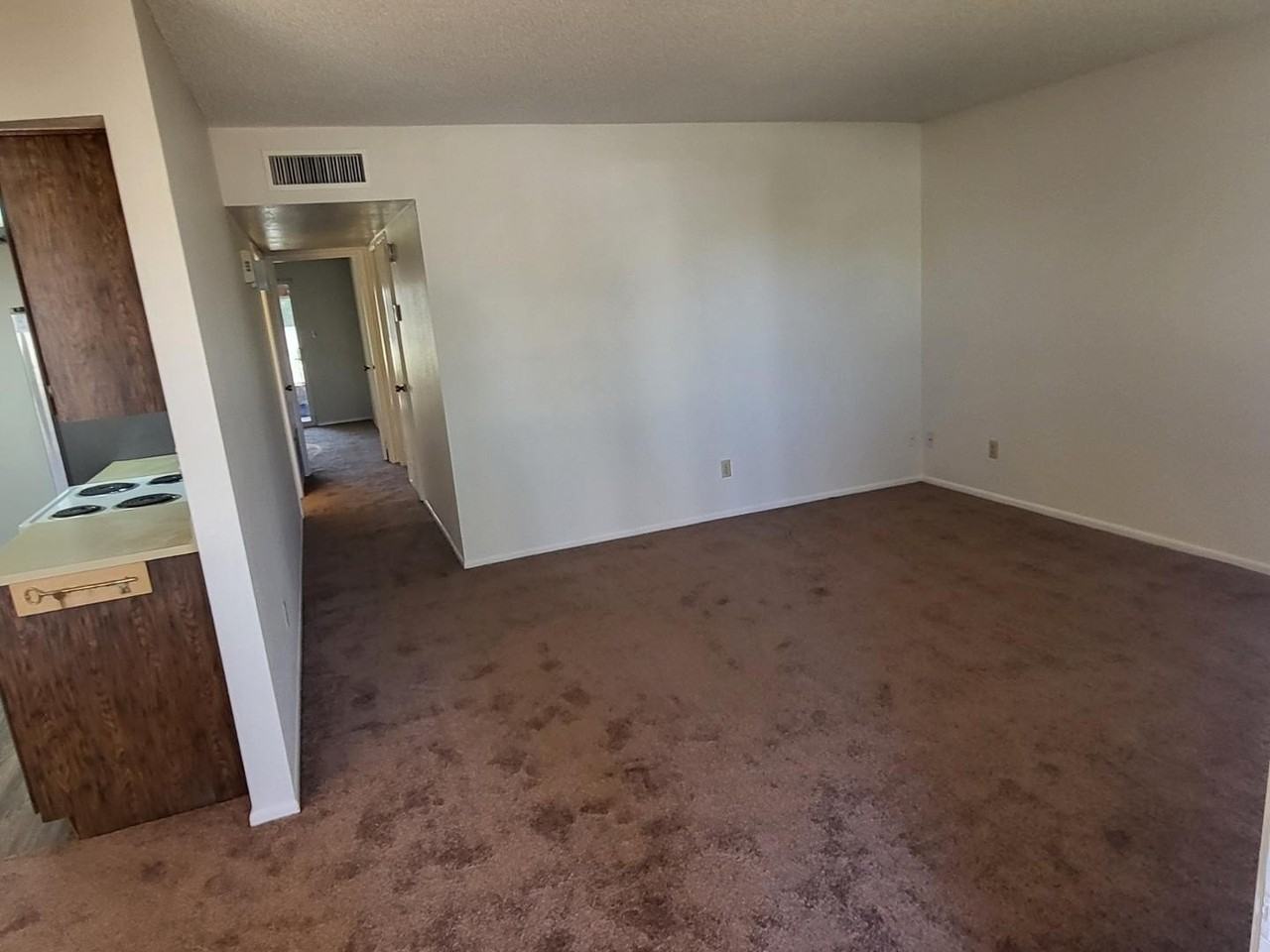 9609 W Cinnabar Ave #B - Photo 6 of 17