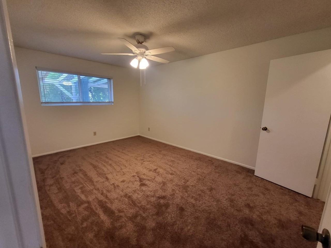 9609 W Cinnabar Ave #B - Photo 7 of 17