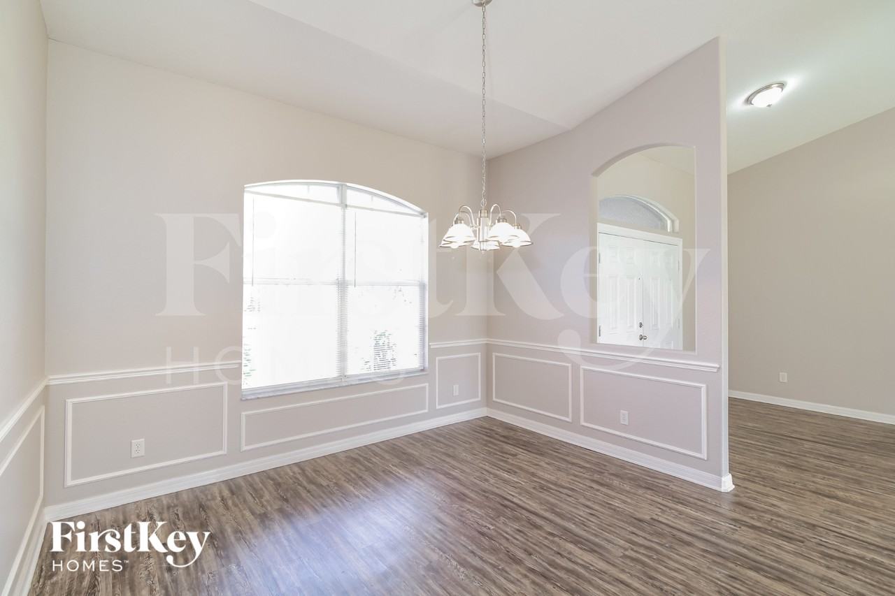 1406 Glenan Rd - Photo 4 of 15