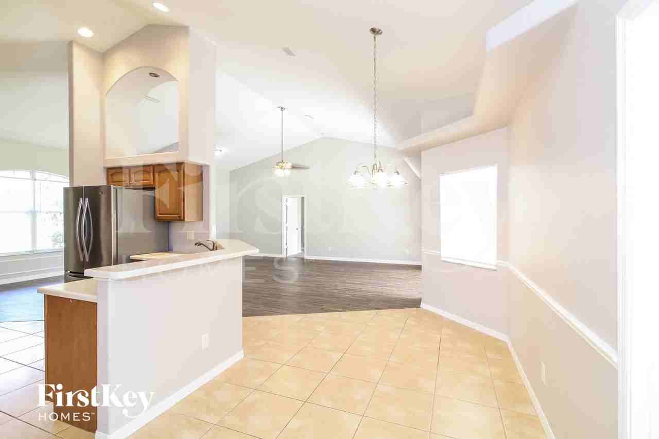 1406 Glenan Rd - Photo 5 of 15