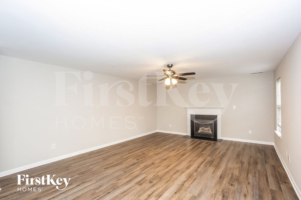 130 Rusty Nail Dr - Photo 4 of 15