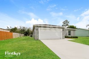 2937 Sw Moody Ter - Photo 1 of 1