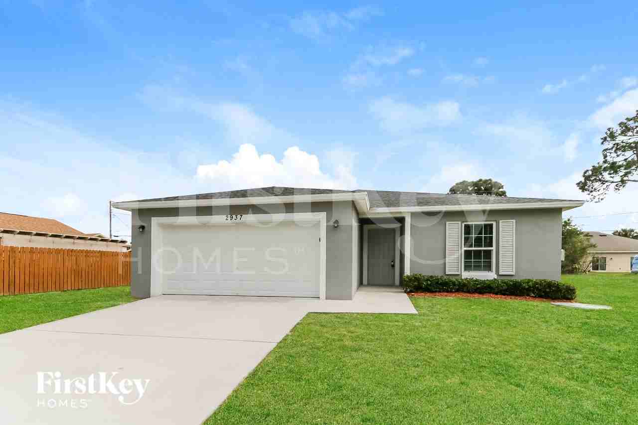 2937 Sw Moody Ter - Photo 2 of 16