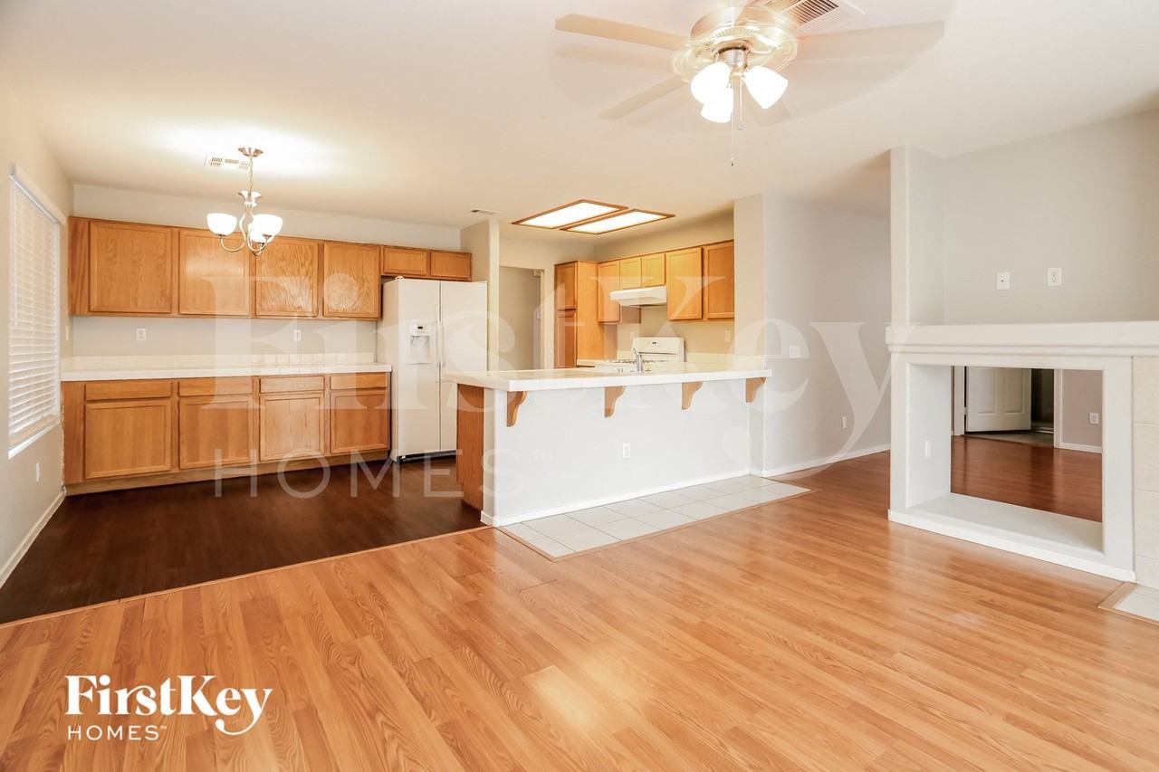 926 Drumgooley Ct - Photo 3 of 15