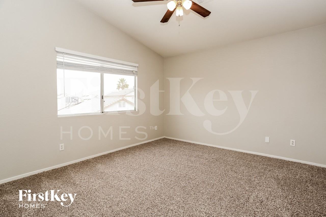 926 Drumgooley Ct - Photo 5 of 15