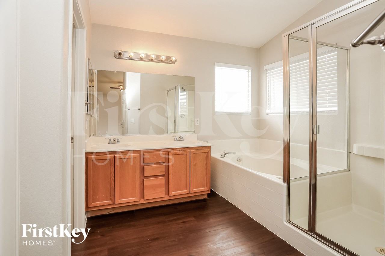 926 Drumgooley Ct - Photo 7 of 15