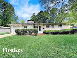 featured image of 805 Robinwood Dr