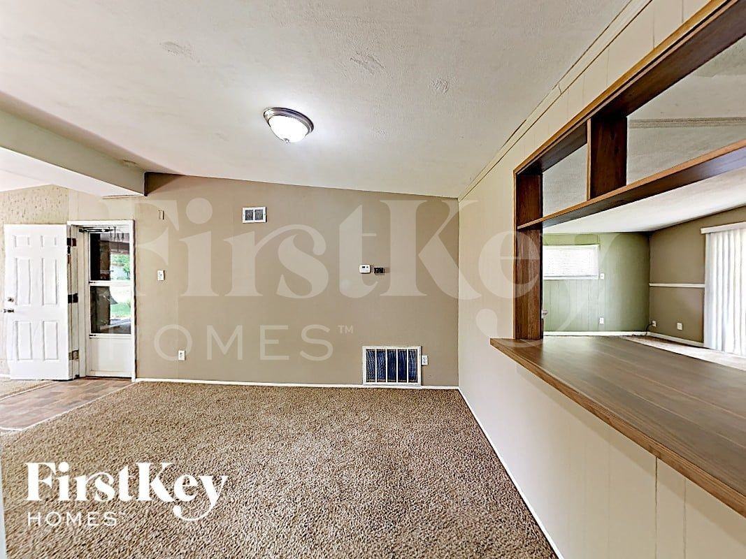 805 Robinwood Dr - Photo 7 of 15