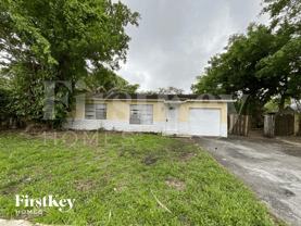 7820 Sw 9th St - Photo 1 of 1