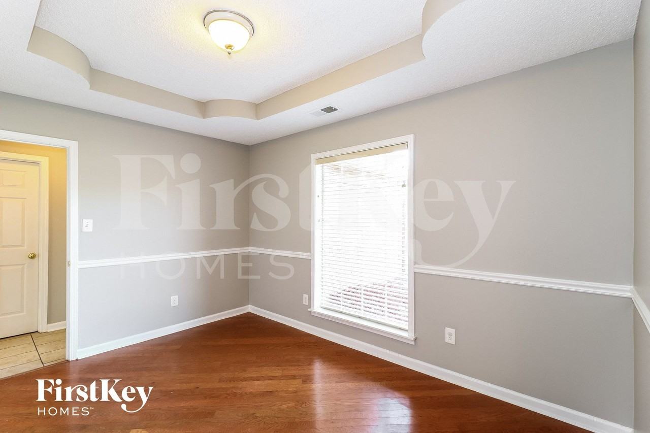7761 Shadow Hills Dr - Photo 7 of 14