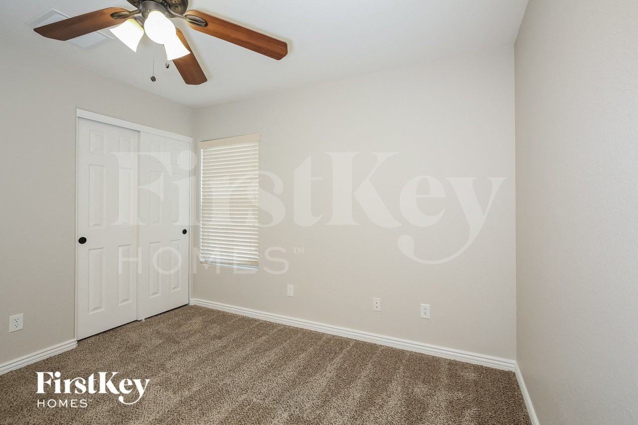 7635 Anatolian St - Photo 7 of 15