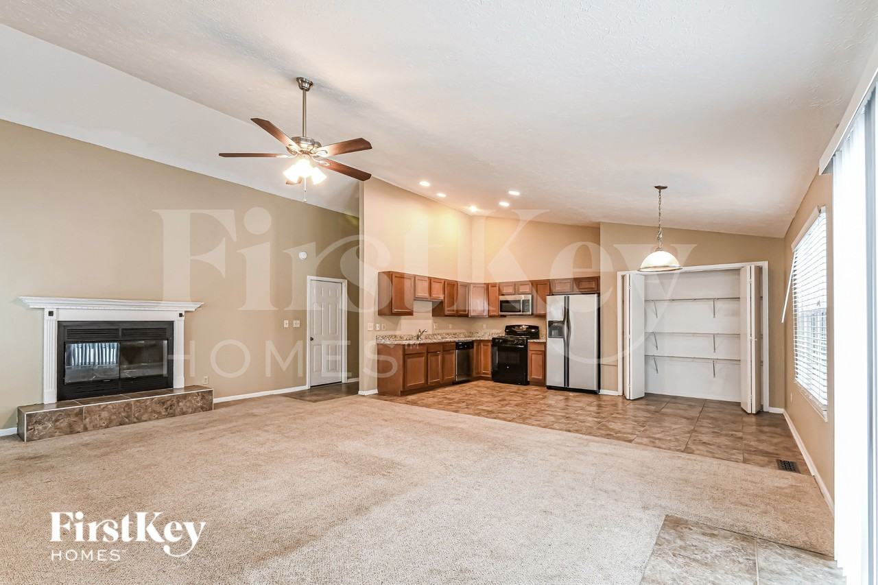 7427 Cobblestone West Dr - Photo 5 of 15