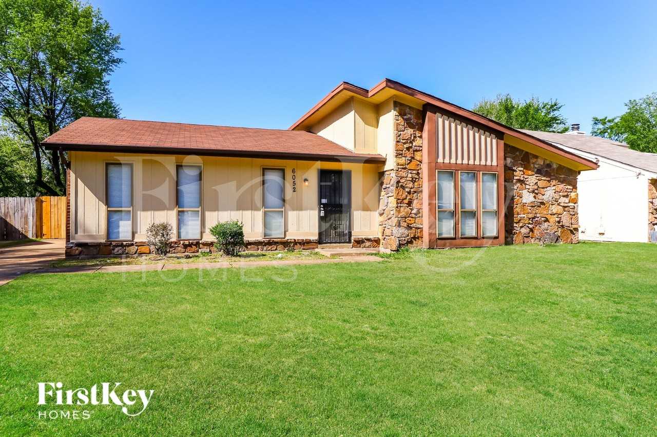 6052 Scarlet Leaf Dr - Photo 2 of 15