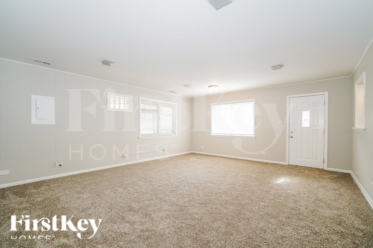 428 Suwanee St - Photo 2 of 15