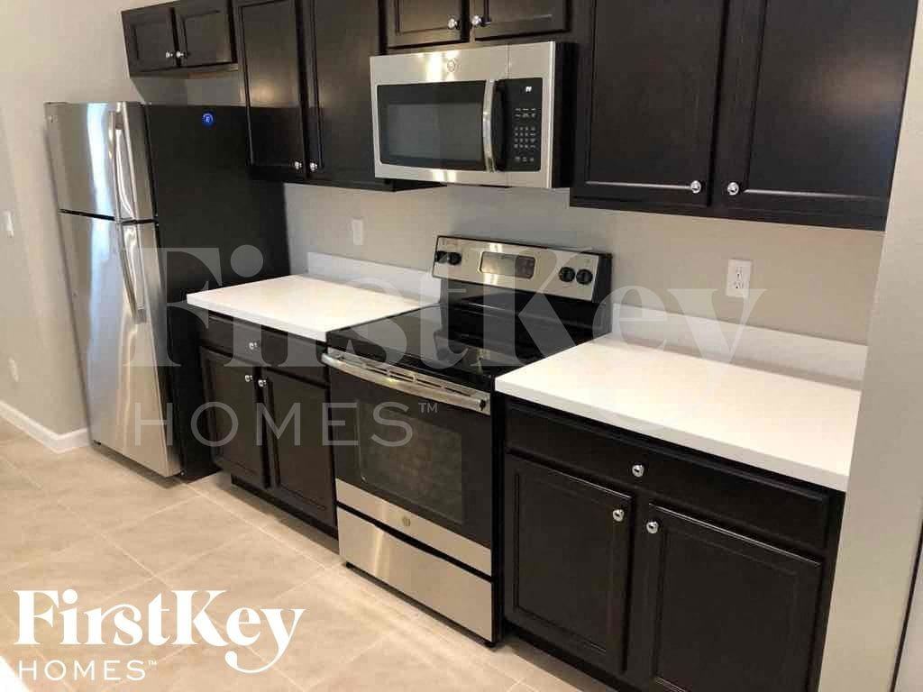 4162 Sw Muncie St - Photo 6 of 16