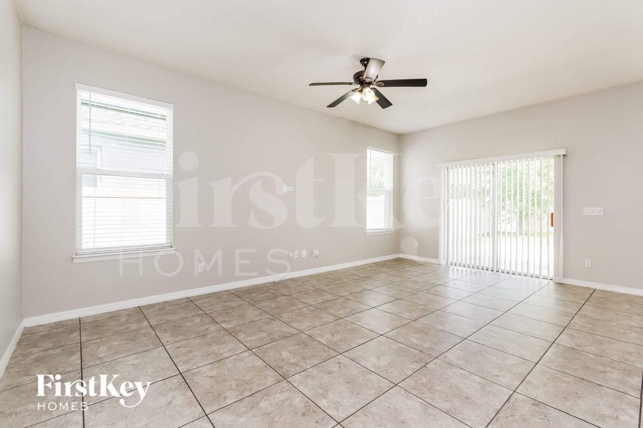 3929 Pine Gate Trl - Photo 2 of 16