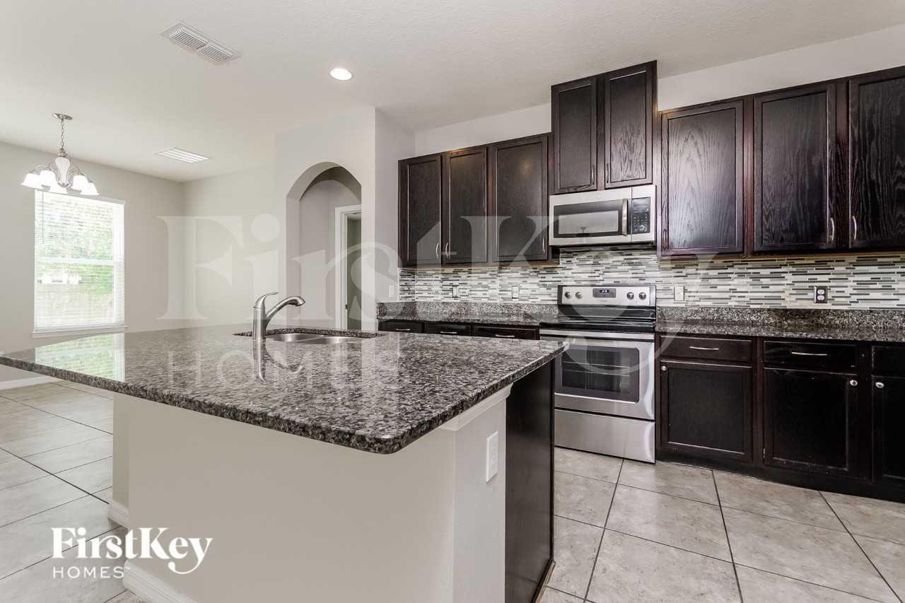 3929 Pine Gate Trl - Photo 6 of 16