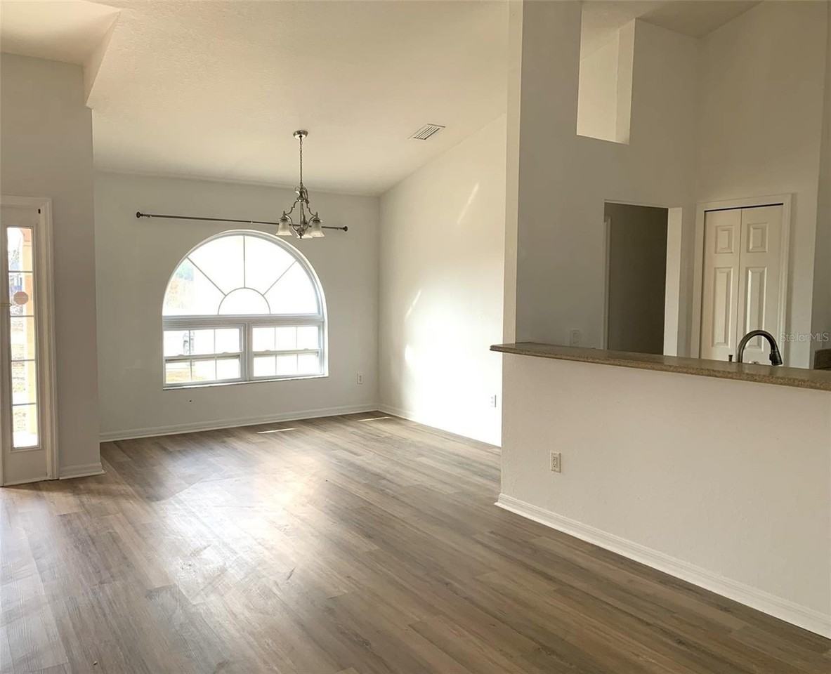 12516 Willmington Blvd - Photo 3 of 19