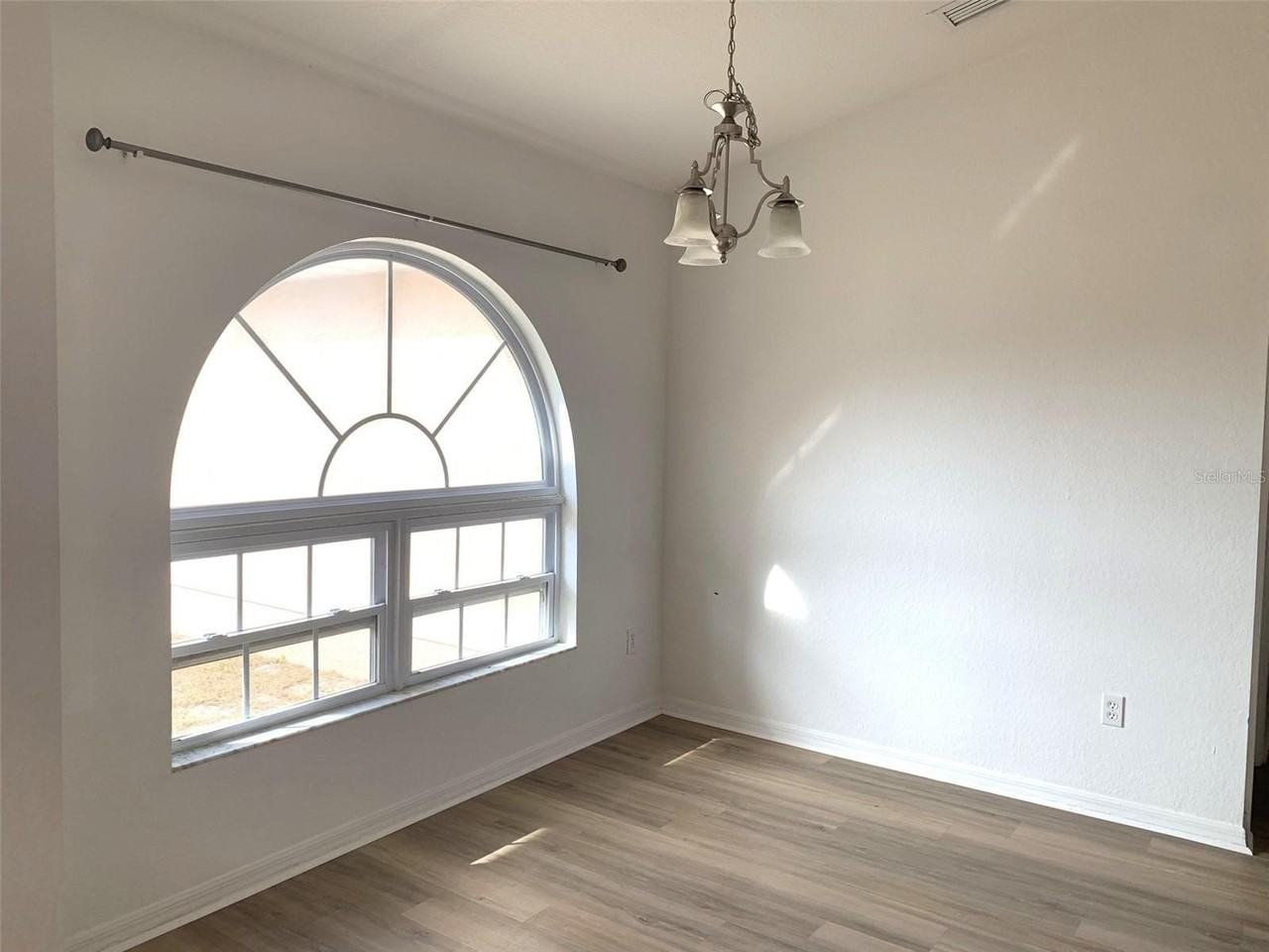 12516 Willmington Blvd - Photo 4 of 19