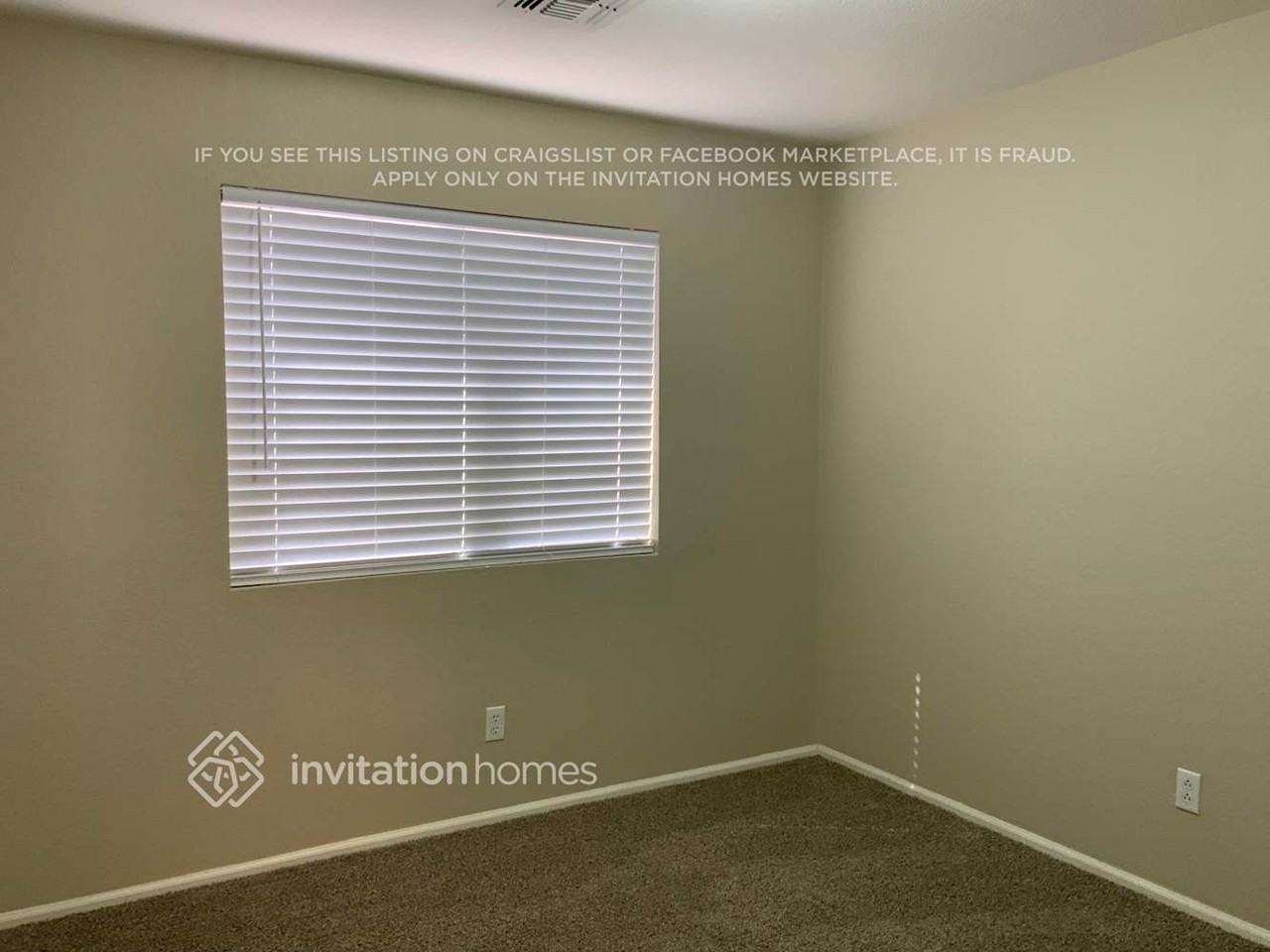 40071 N Cassara Dr - Photo 2 of 8