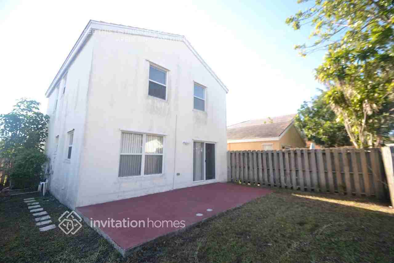 3395 Chickee Ln - Photo 2 of 3