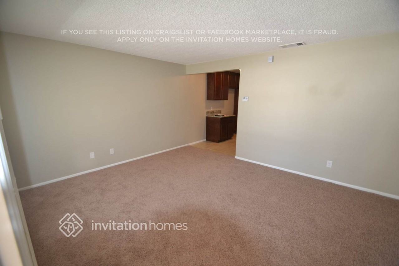 8943 Conway Dr - Photo 2 of 10