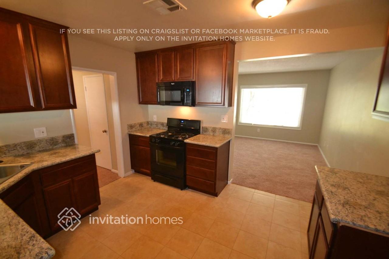 8943 Conway Dr - Photo 4 of 10