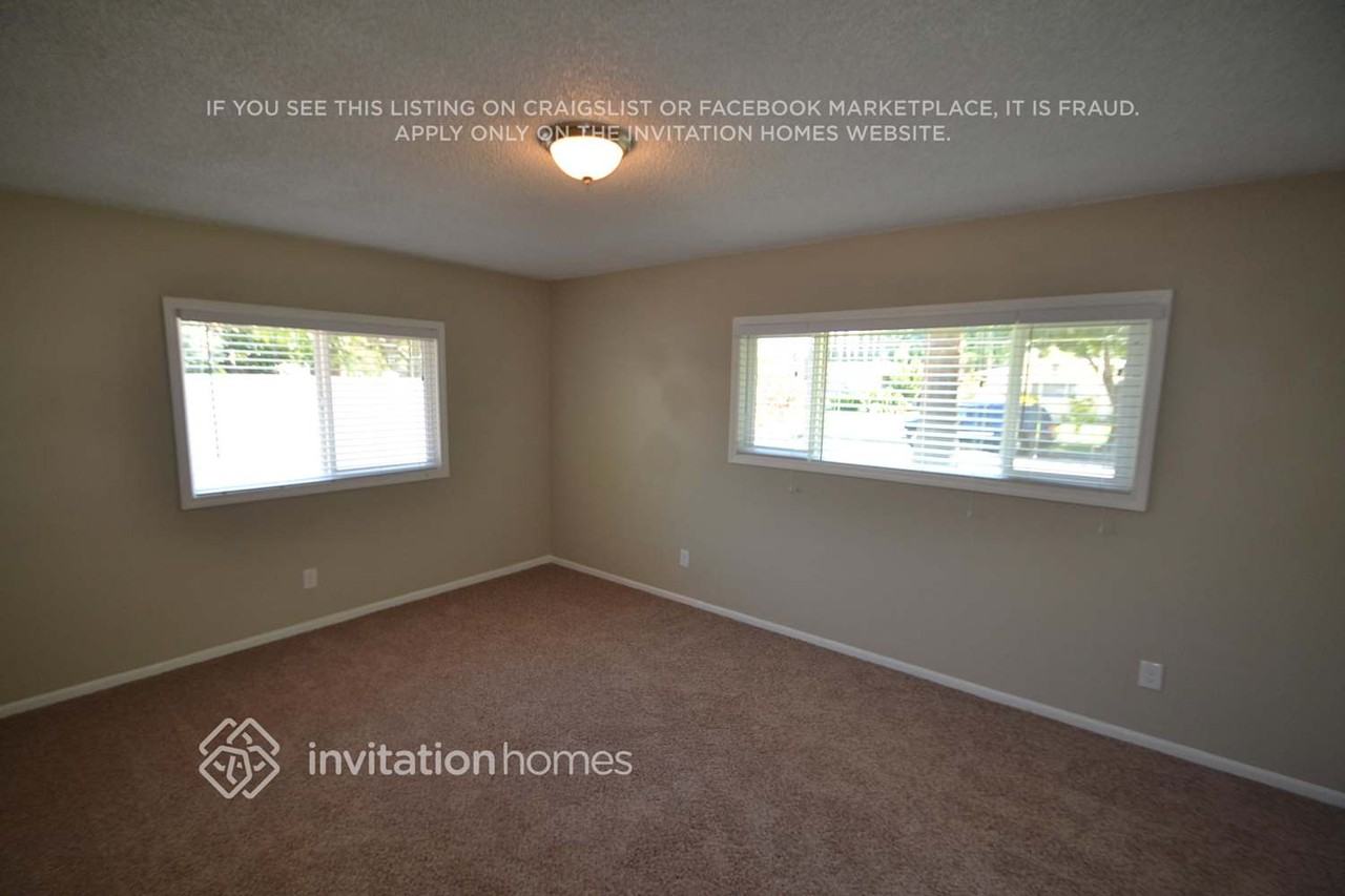 8943 Conway Dr - Photo 5 of 10