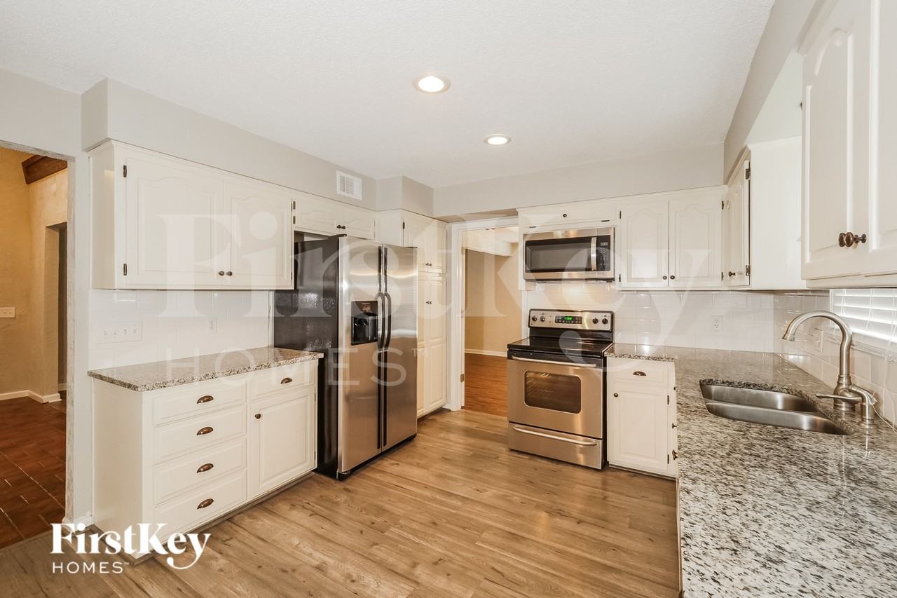 14707 S Murray Ln - Photo 5 of 16