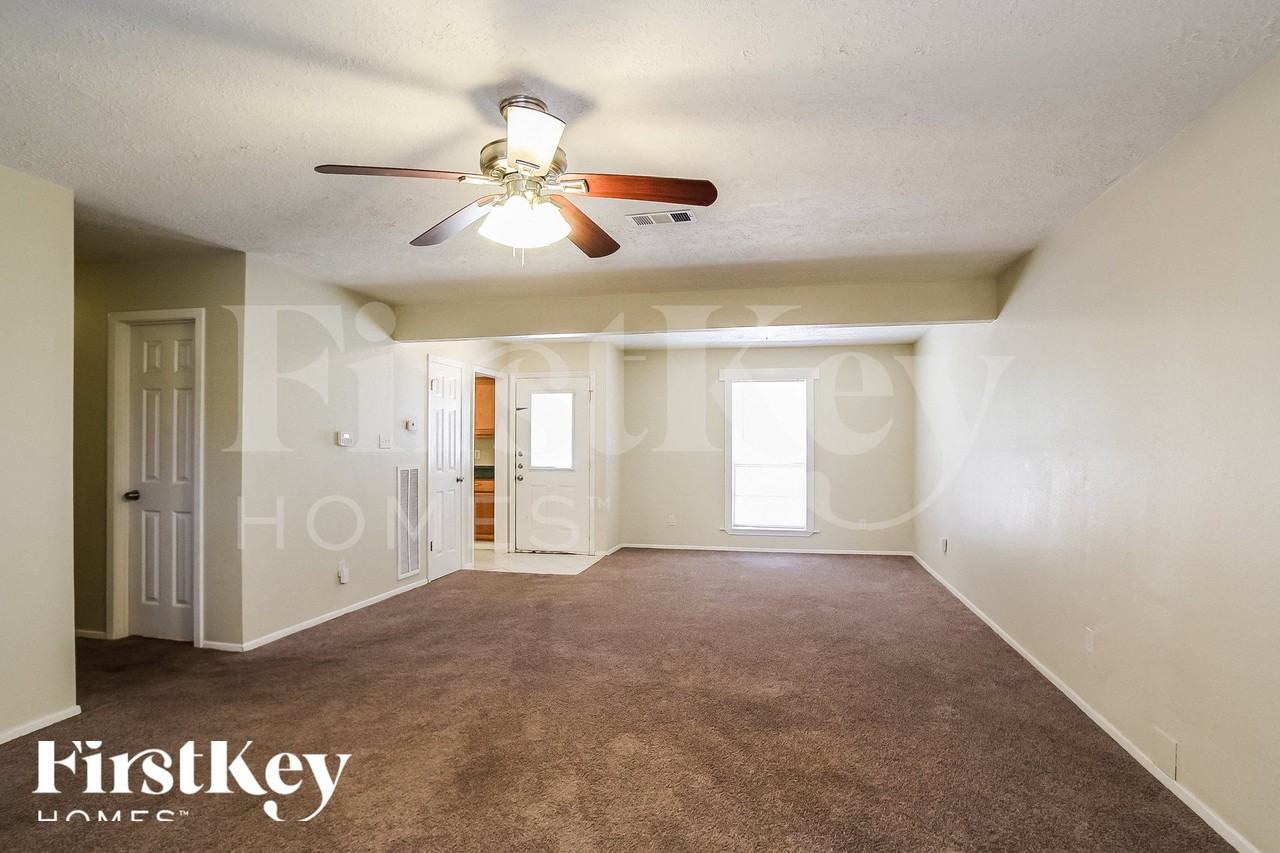 14135 Rosetta Dr - Photo 4 of 15