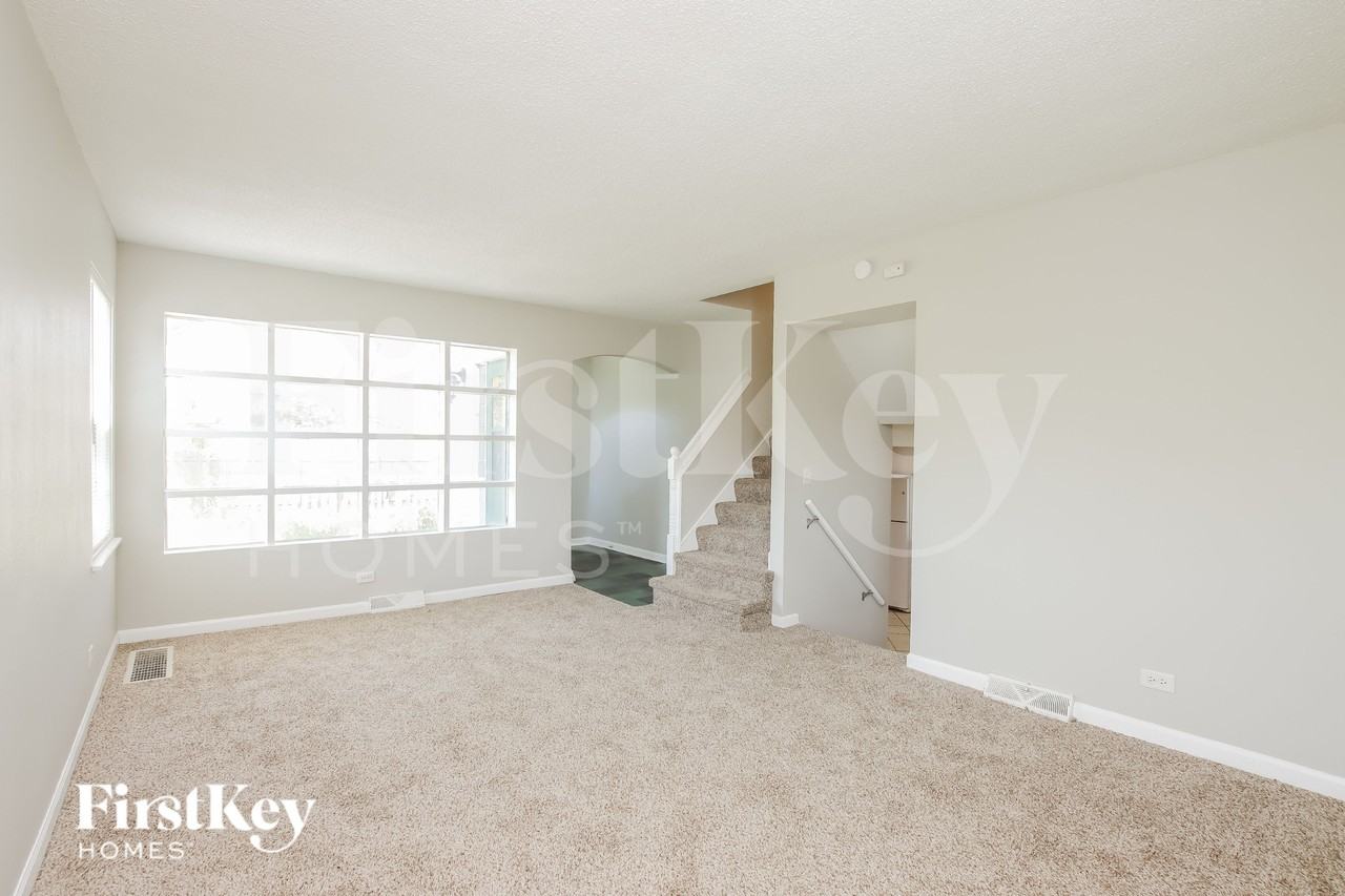 1399 Sheridan Rd - Photo 3 of 16