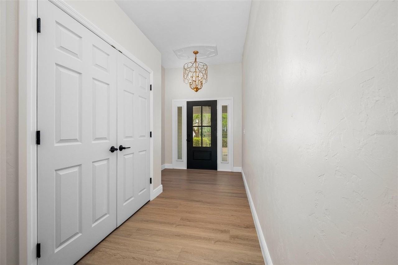 9821 Sw 34th Rd - Photo 4 of 42
