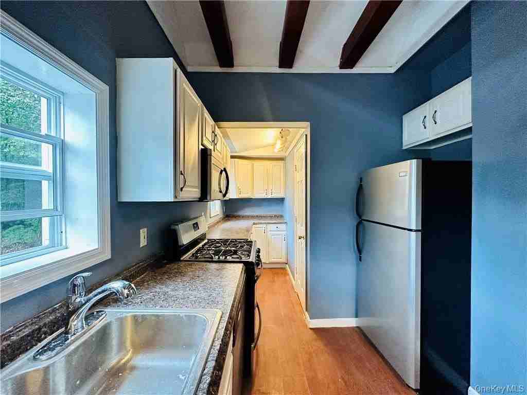 56 Glenwood Ave - Photo 7 of 28