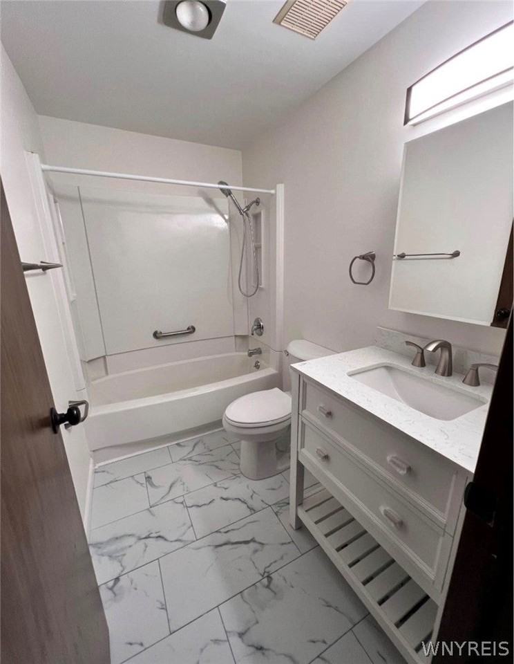 666 W Ferry St Street #40 - Photo 4 of 6