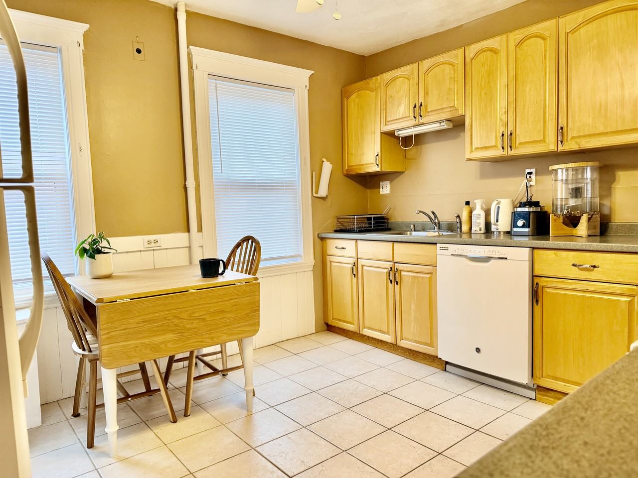 37 Hilton St #1 - Photo 6 of 18