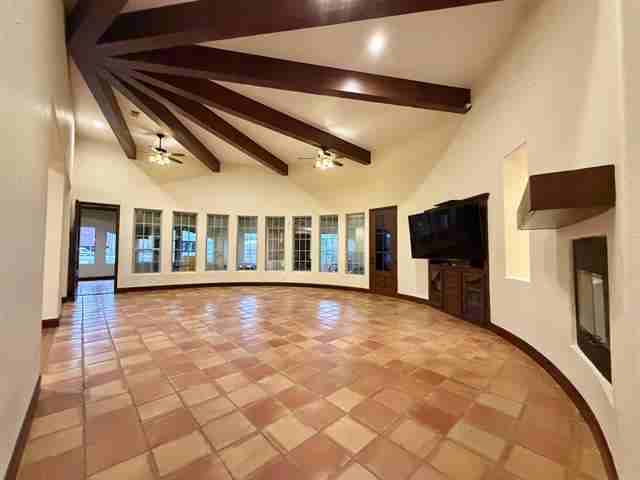 12410 Keith Rd - Photo 4 of 47