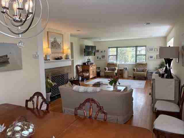 321 Nassau Ave - Photo 3 of 9