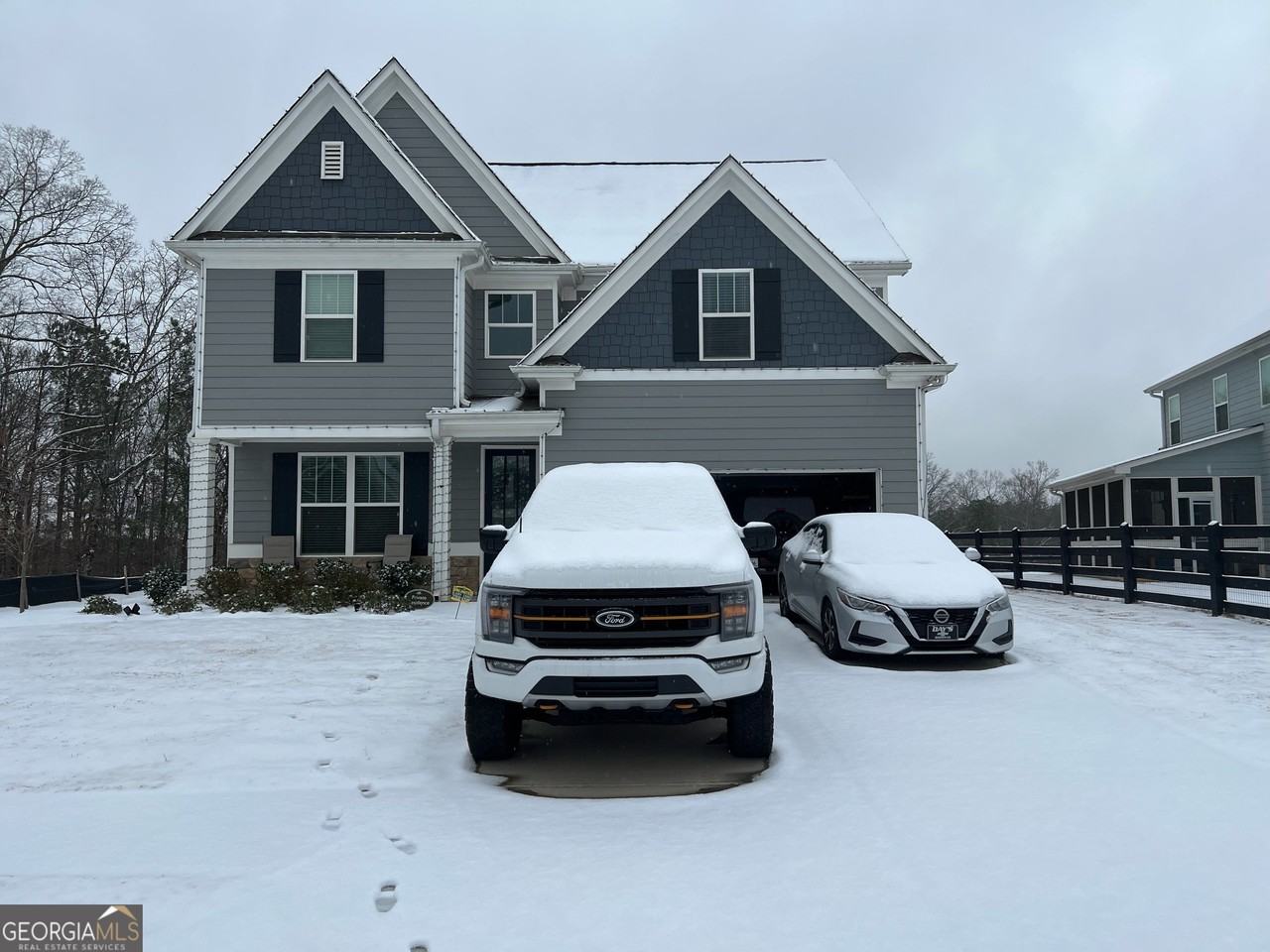 1120 Riverwalk Manor Dr - Photo 2 of 27
