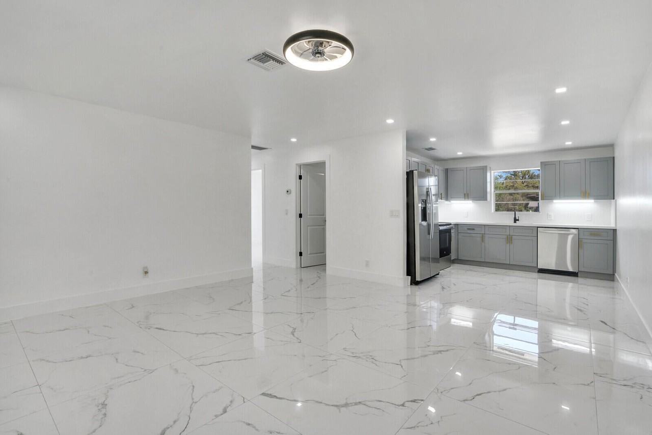 4098 Linda Ln - Photo 4 of 16