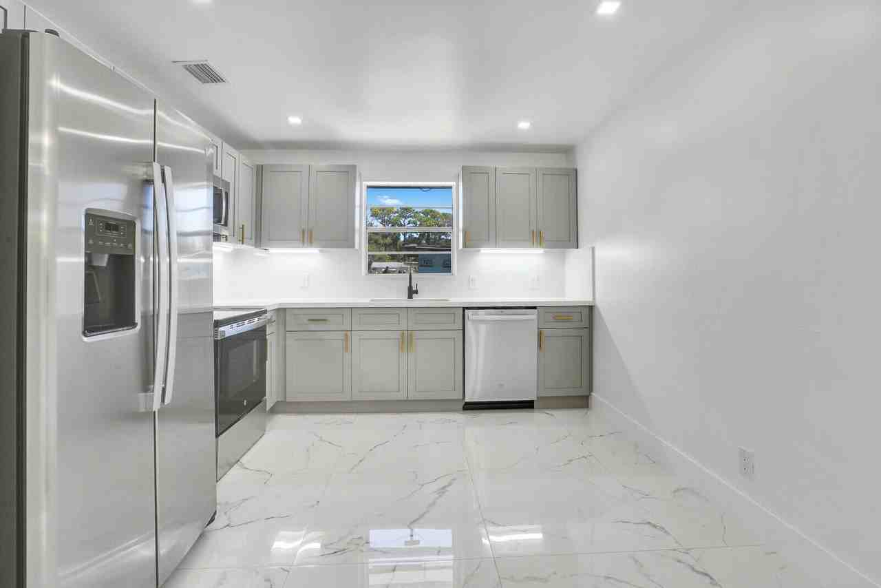 4098 Linda Ln - Photo 6 of 16