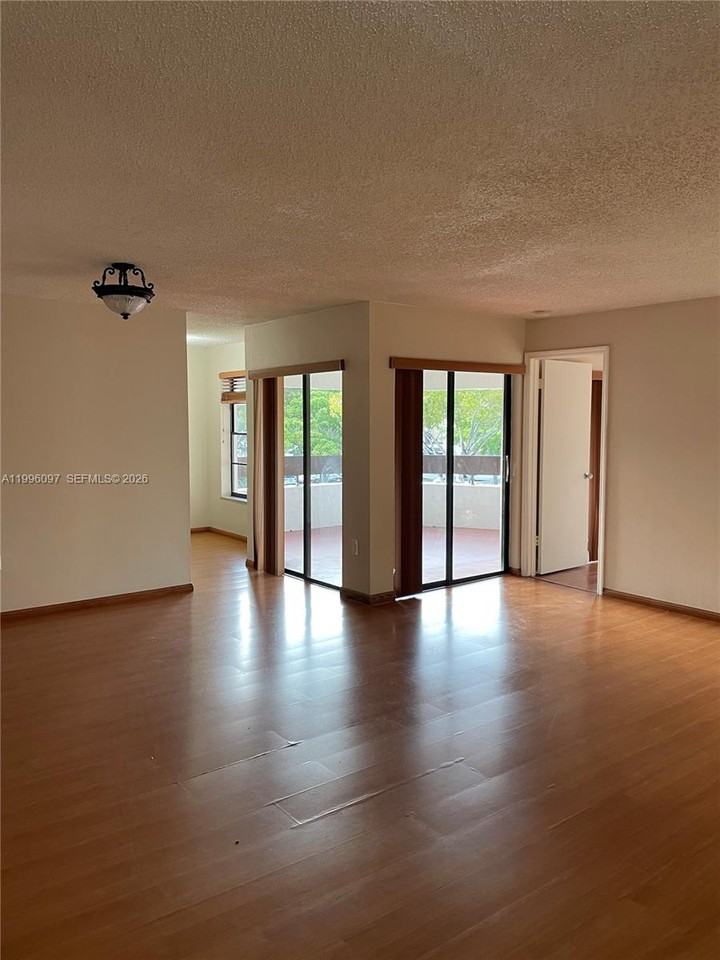 9140 Sw 123rd Ct ##309 - Photo 4 of 11