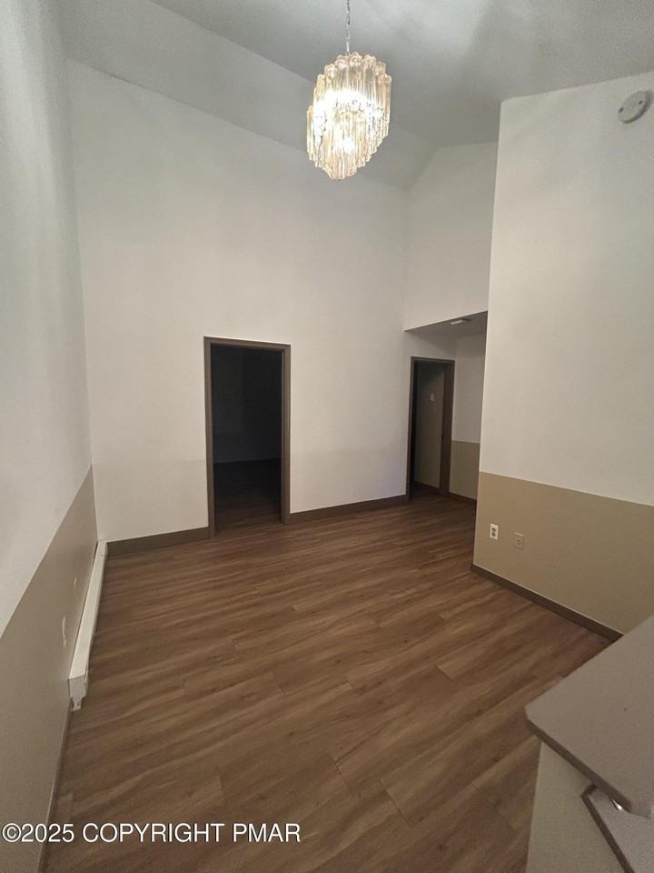 233 Sedburgh Ct - Photo 7 of 14