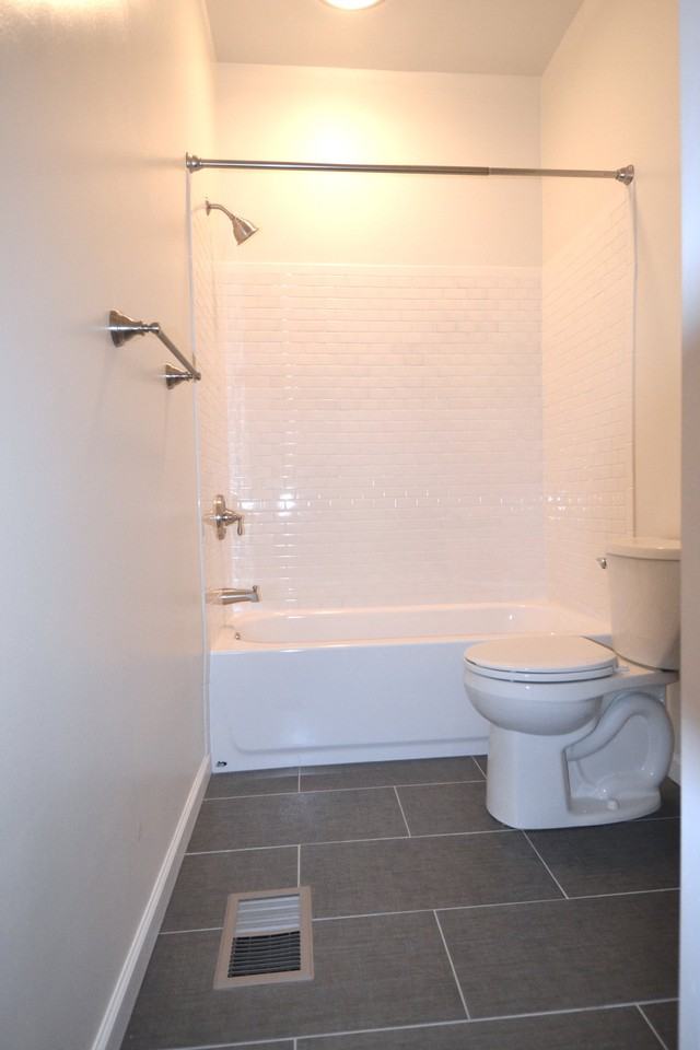 330 S 17th St #1R - Photo 7 of 8